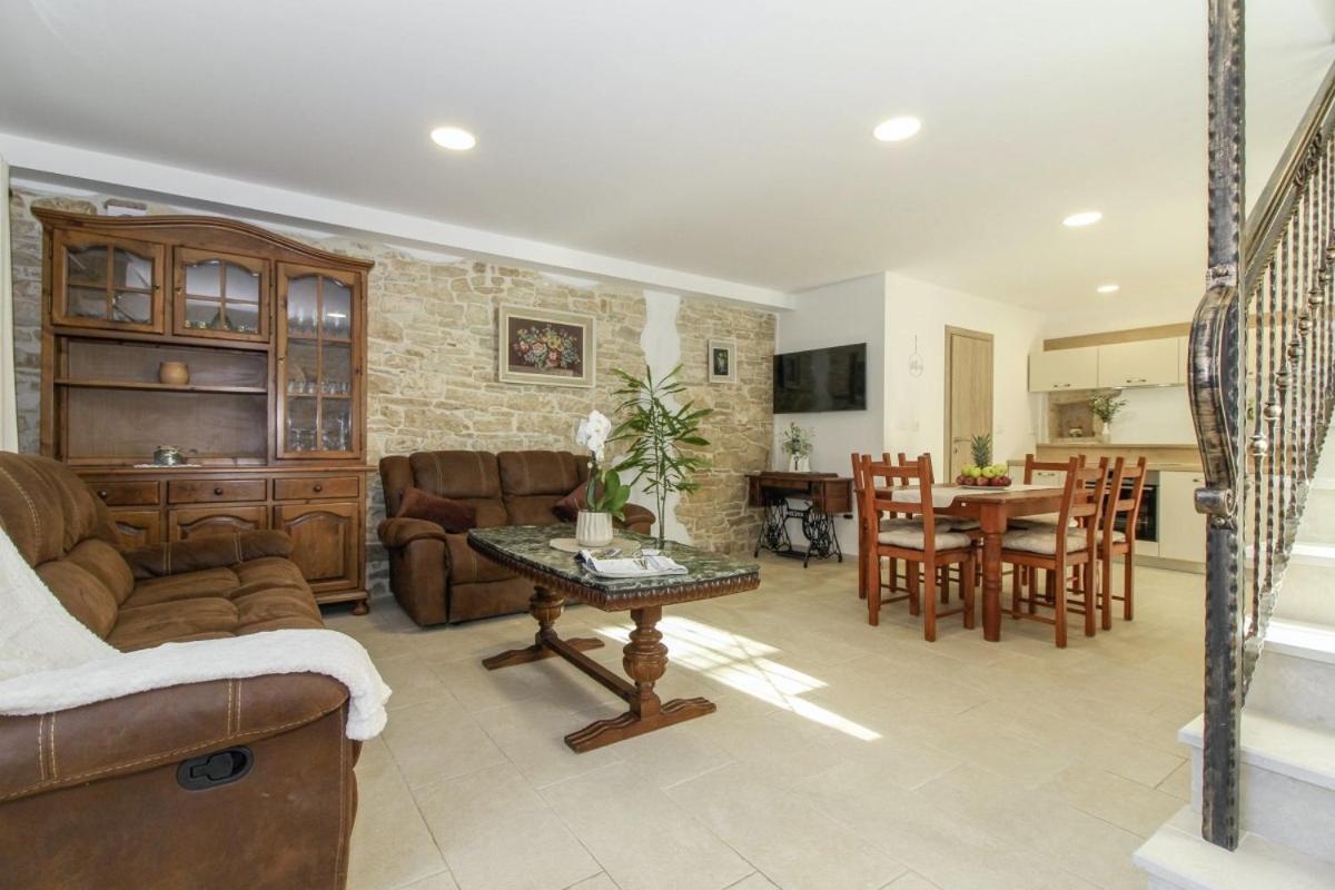 Villa Olea In Barat - Haus Fuer 6-8 Personen Kanfanar Esterno foto