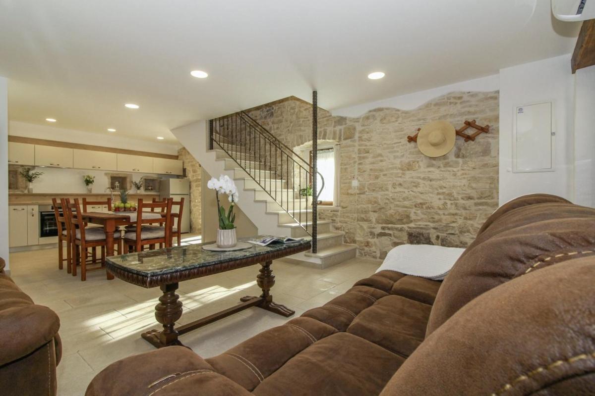 Villa Olea In Barat - Haus Fuer 6-8 Personen Kanfanar Esterno foto