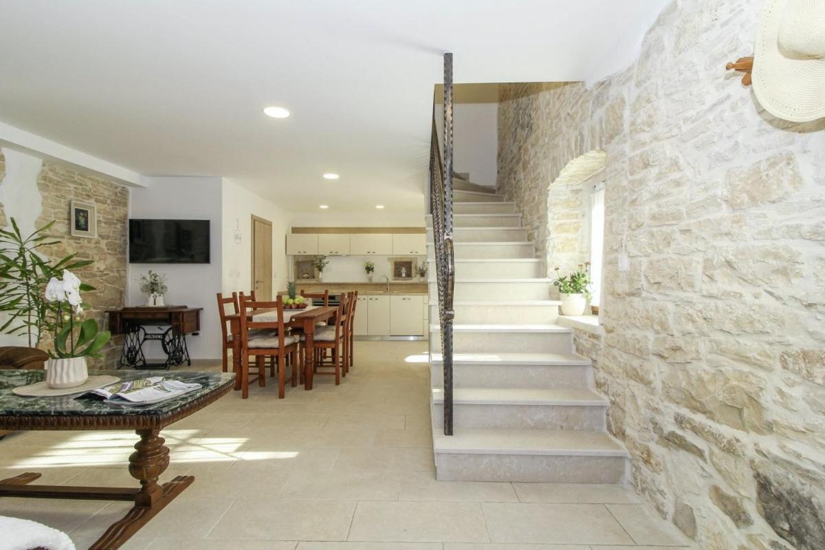 Villa Olea In Barat - Haus Fuer 6-8 Personen Kanfanar Esterno foto
