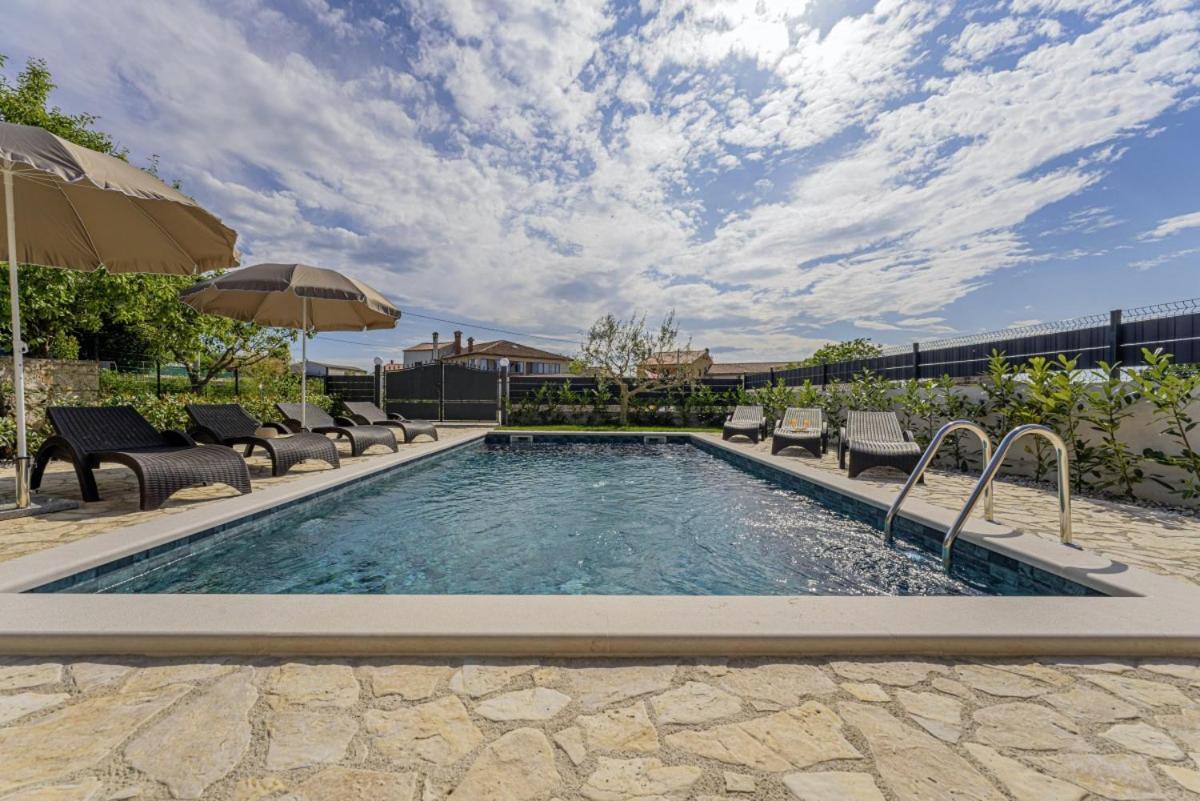 Villa Olea In Barat - Haus Fuer 6-8 Personen Kanfanar Esterno foto