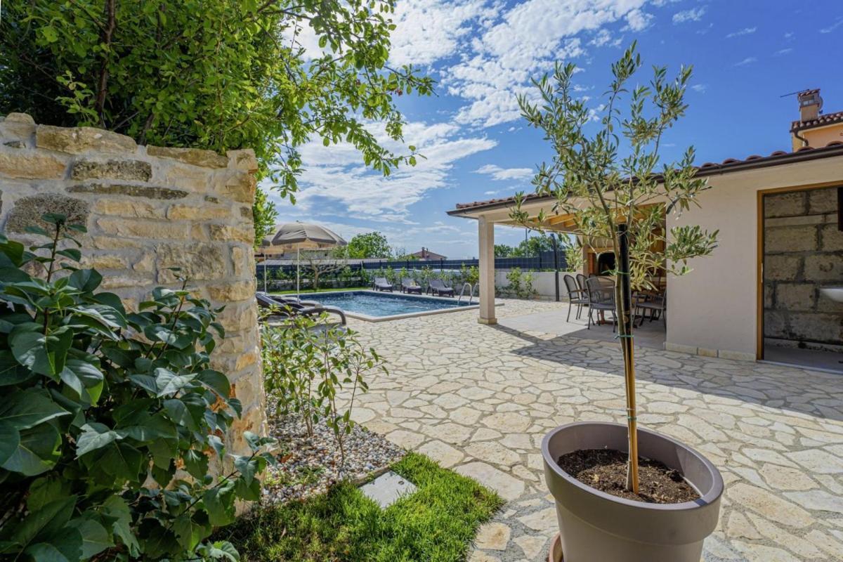 Villa Olea In Barat - Haus Fuer 6-8 Personen Kanfanar Esterno foto