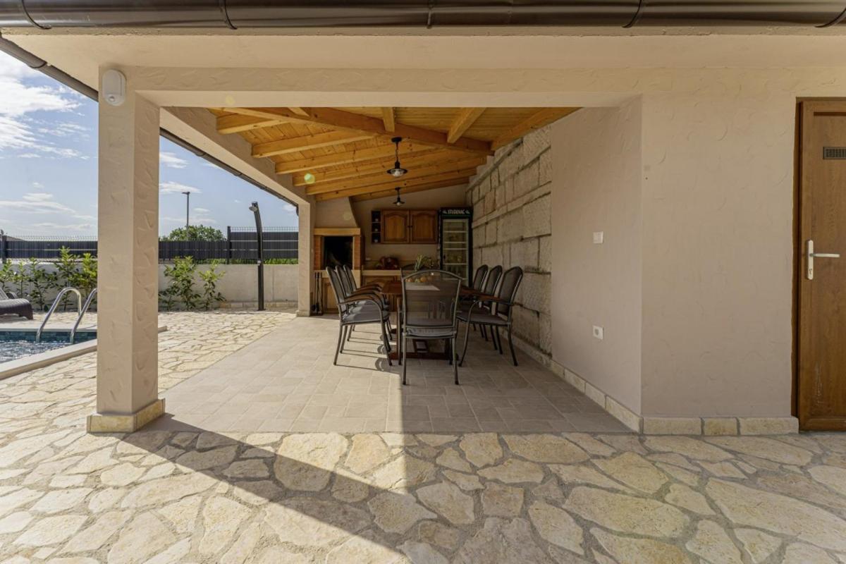 Villa Olea In Barat - Haus Fuer 6-8 Personen Kanfanar Esterno foto